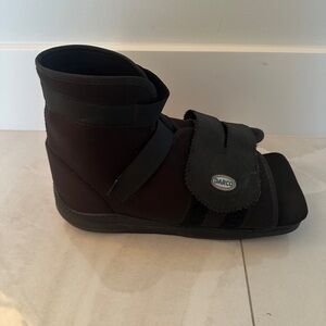 Darco SlimLine Cast Boot XL Unisex PRICED TO SELL